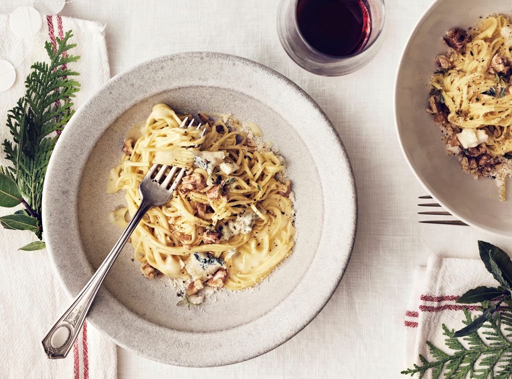 Gorgonzola-saksanpähkinäpasta on talvinen alku- tai väliruoka | Koti &  Keittiö